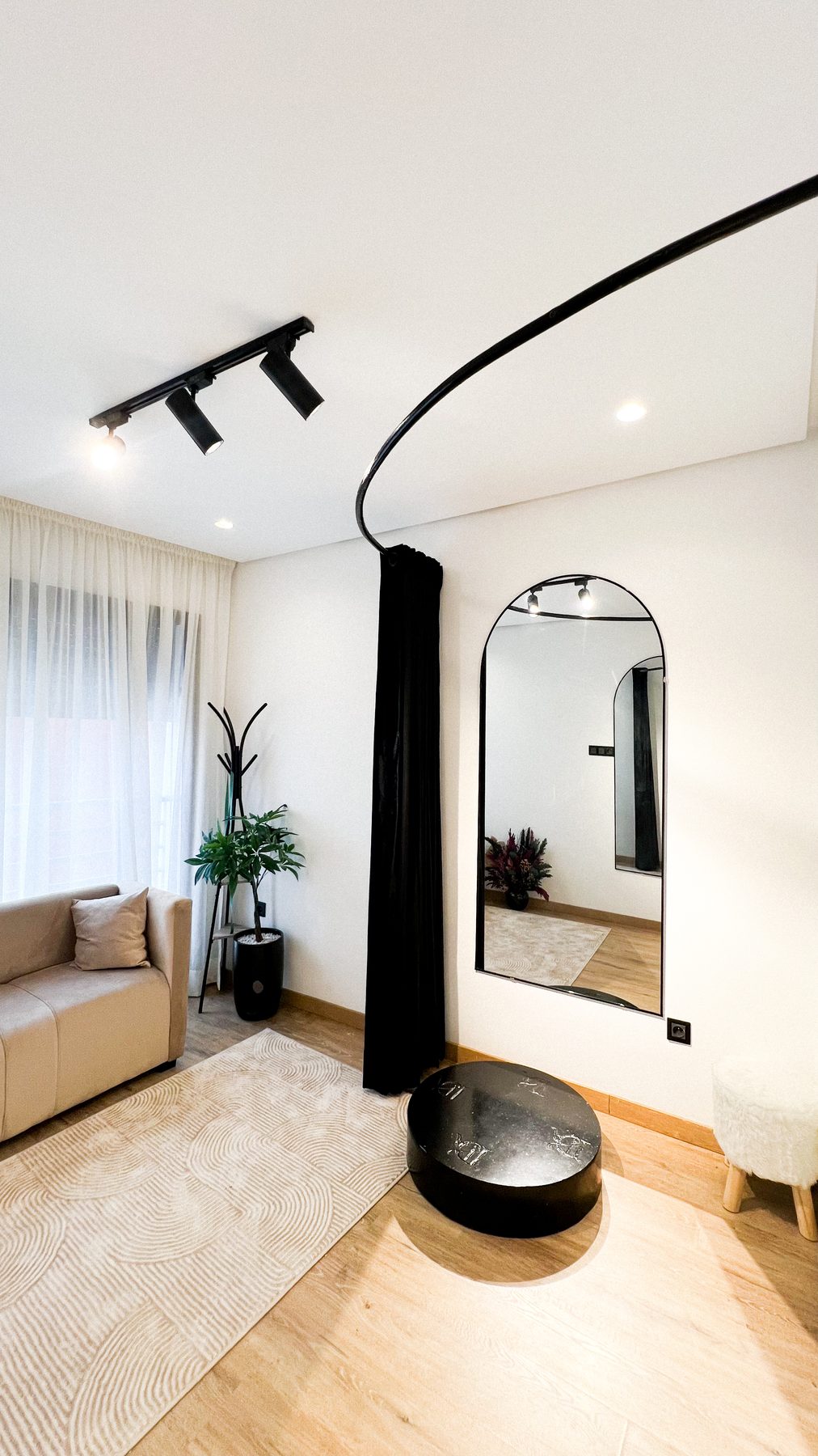 Espace d'essayage du showroom DAR AL KAFTAN